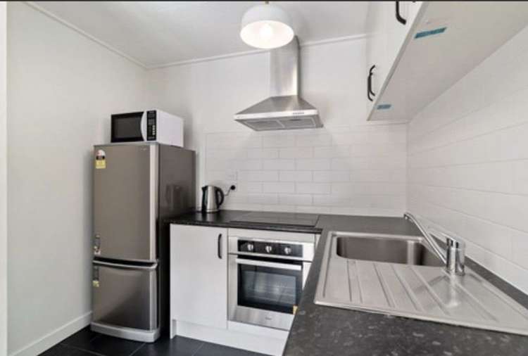 2/42 Hallenstein Street Queenstown_4