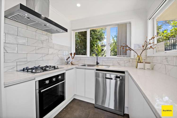 2 Glengarry Road Glen Eden_11