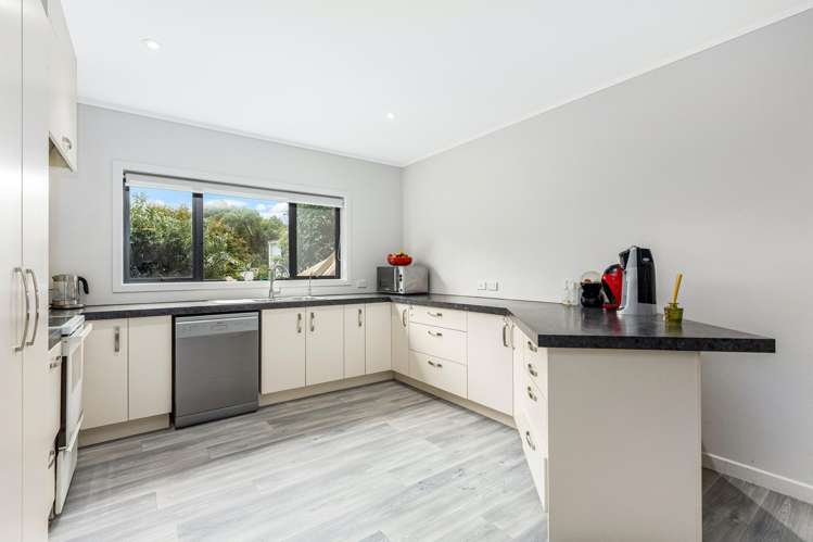 3 Oak Avenue Paremata_14