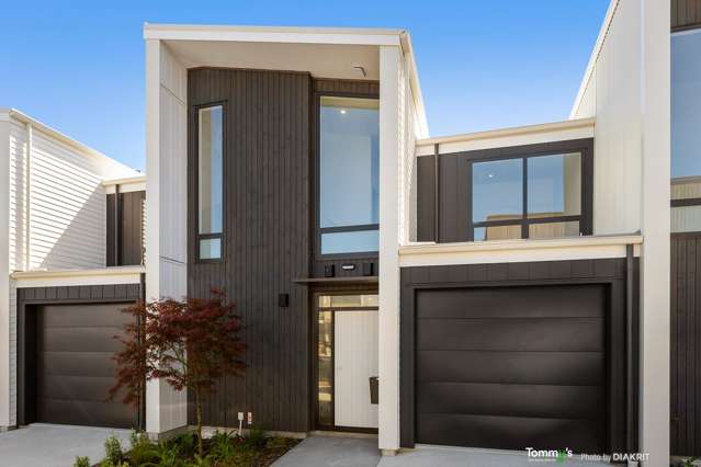 New & Elegant Kapiti Living