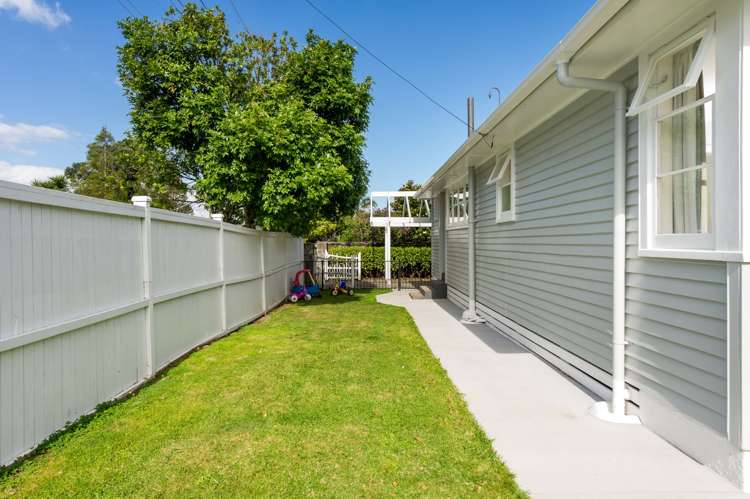 56 Golf Road New Lynn_5