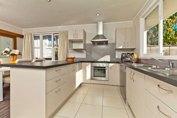 6 Coniston Avenue Te Atatu South_9