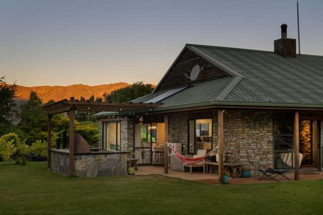 Country feel, private retreat.