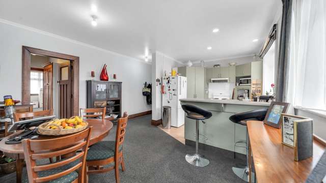 10 Saunders Street and 4 Ryley Street Owaka_4