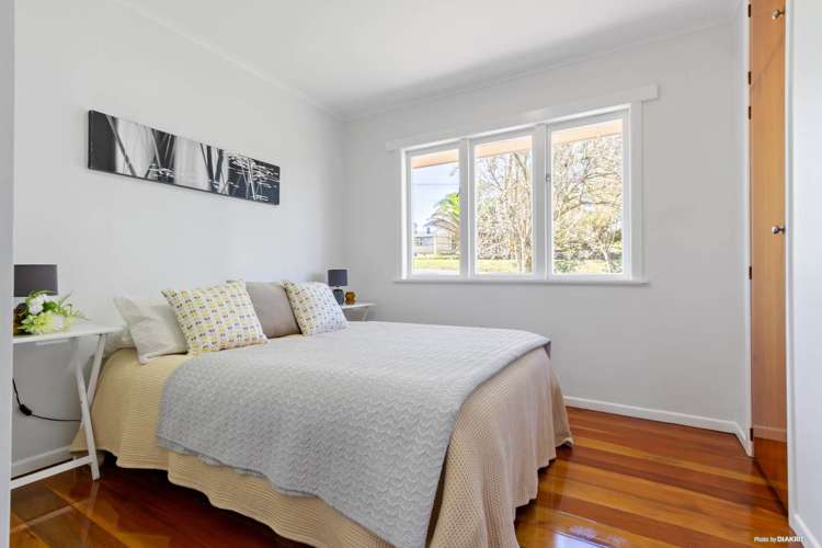 15 Hutchinson Avenue New Lynn_10