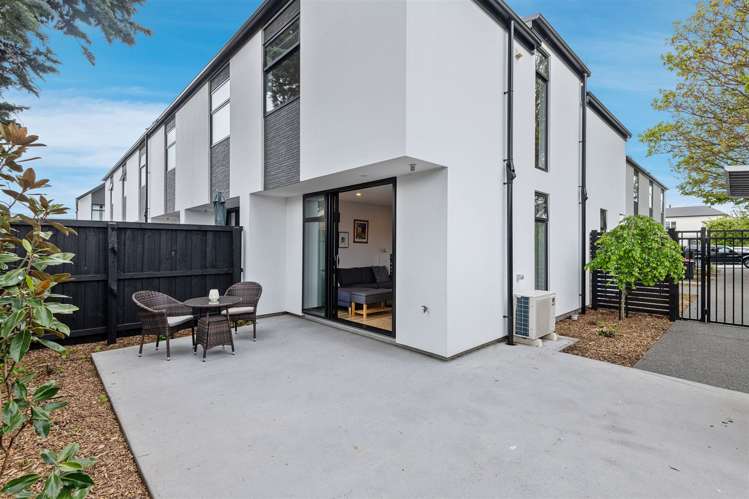 6/12 New Brighton Road_0