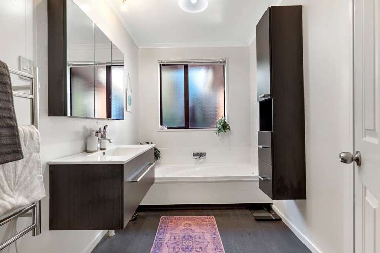 1 Lacy Gate Place Woodend_11