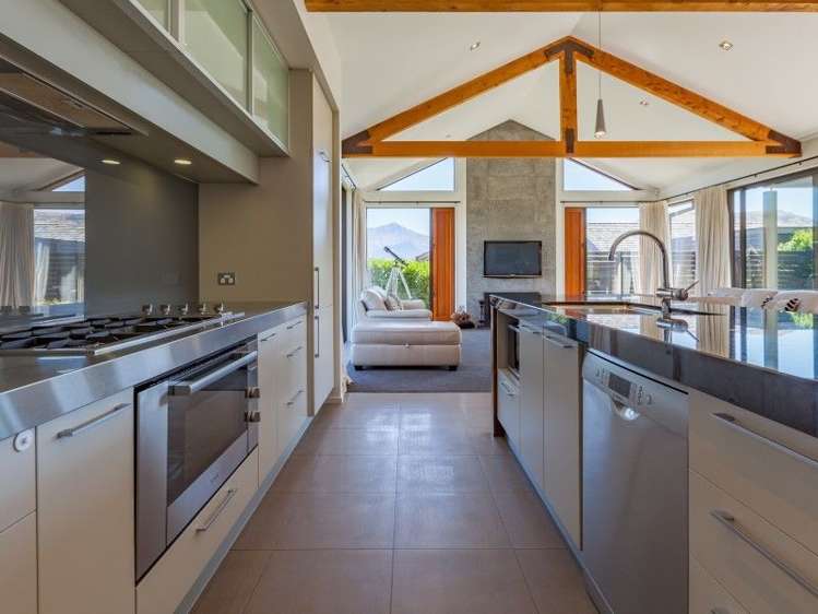 2 Glengarry Court Jacks Point_7