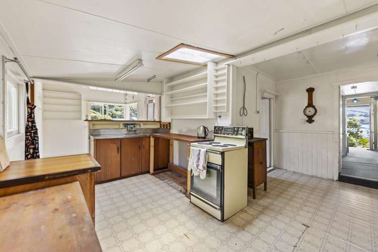 3 Slant Street Careys Bay_19