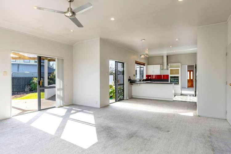 5a Scotston Grove Witherlea_8