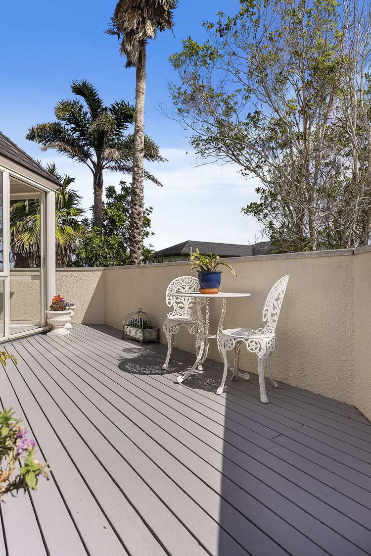 2/15 Bradbury Road Botany Downs_5