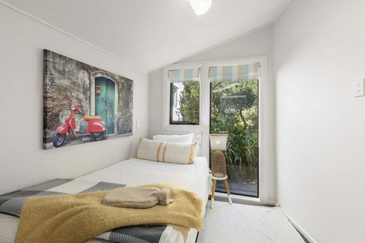 493 Karaka Bay Road Karaka Bays_24