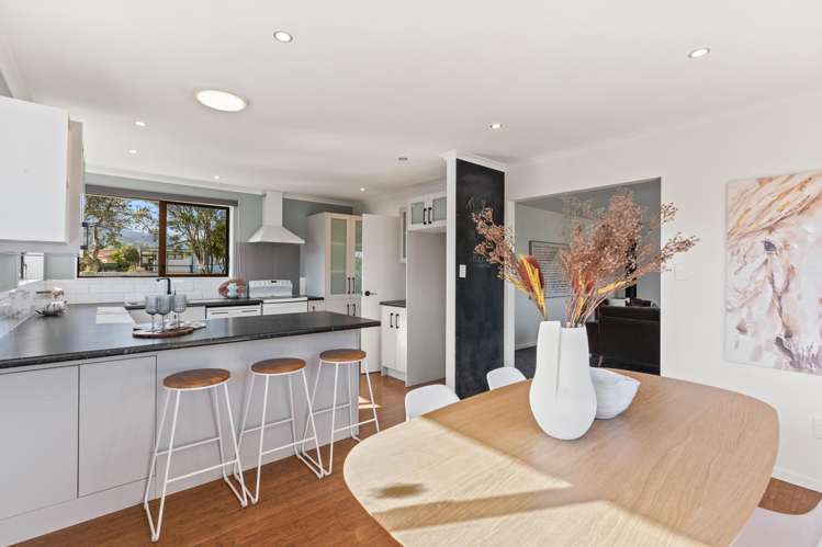 3 Renata Road Otaki_5