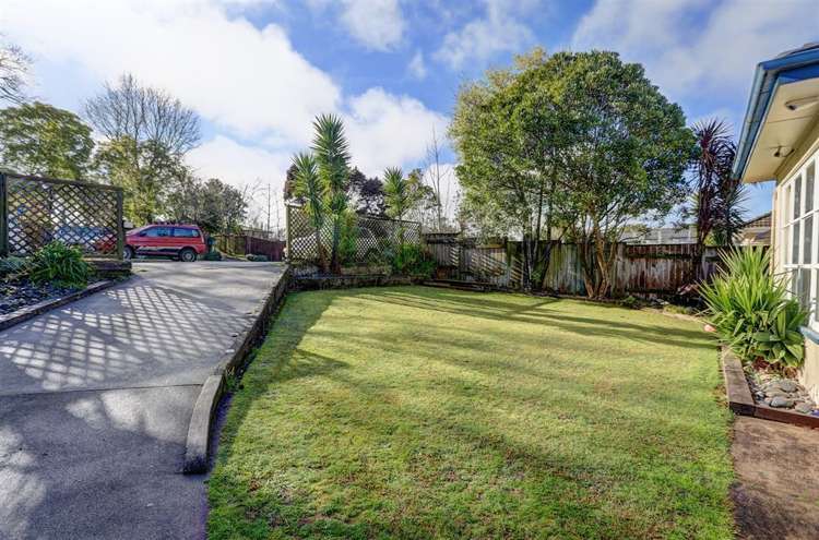 69 Lake Crescent Hamilton Lake_3