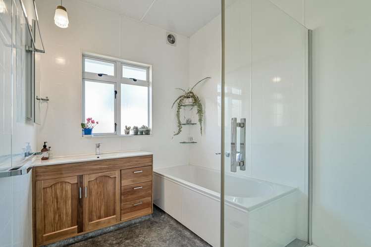 112 Lyndhurst Road Frimley_14