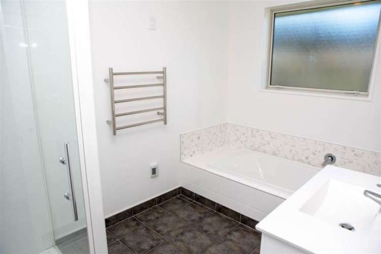 58b Domett Esplanade Cobden_10