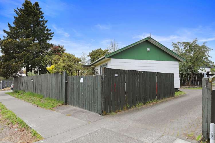 1/141 Spa Road Taupo_14