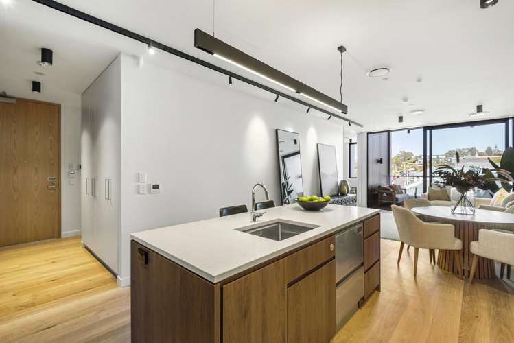 8/423-427 Beach Road Mairangi Bay_12