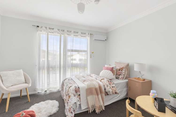 73 Gilbass Avenue Hamilton Lake_14