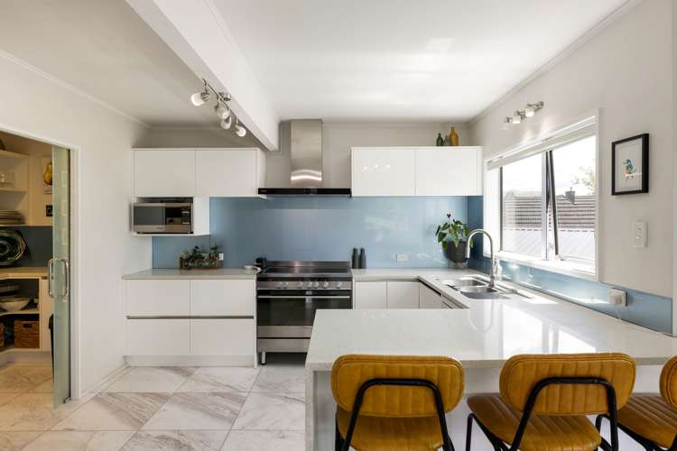 163 Lake Crescent Hamilton Lake_8