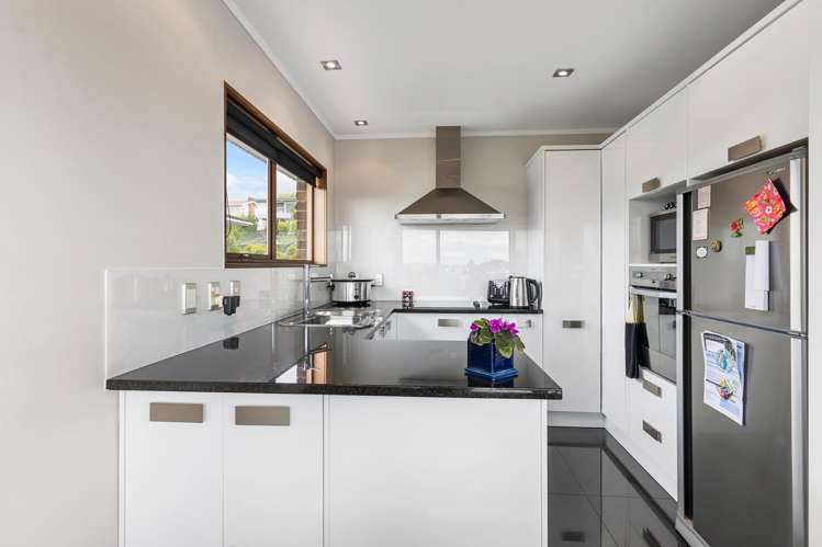 2/22 Martin Crescent Northcote Central_7