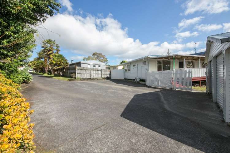 55 Barrys Road Glendene_17