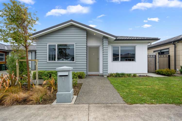 7 Ron Fawcett Way Wainuiomata_21