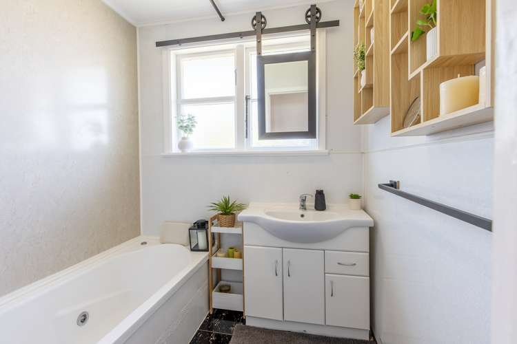 2 Savage Crescent Waipukurau and Surrounds_14