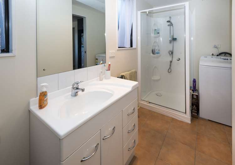 66a Bradbury Road Botany Downs_23