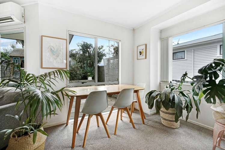 4 Tiroroa Avenue Te Atatu South_15