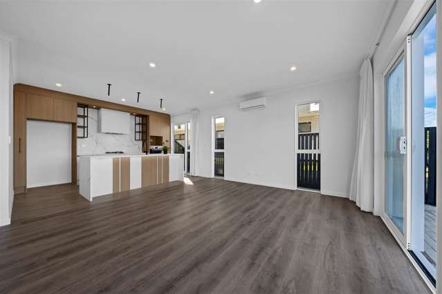 2 Longview Oak Lane Papakura_4