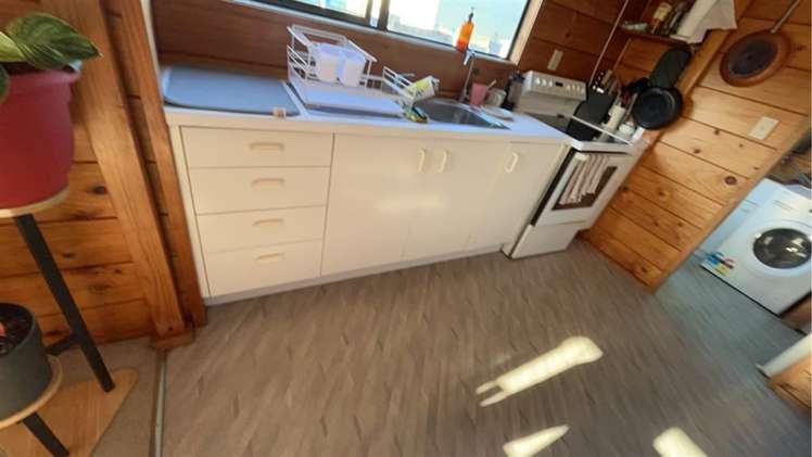 36 Meadowvale Rise Titirangi_1