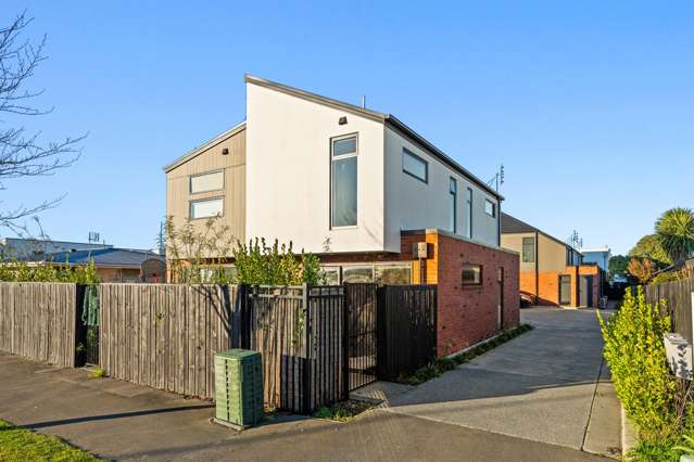 Not Your Average Townhouse- Come make your offer