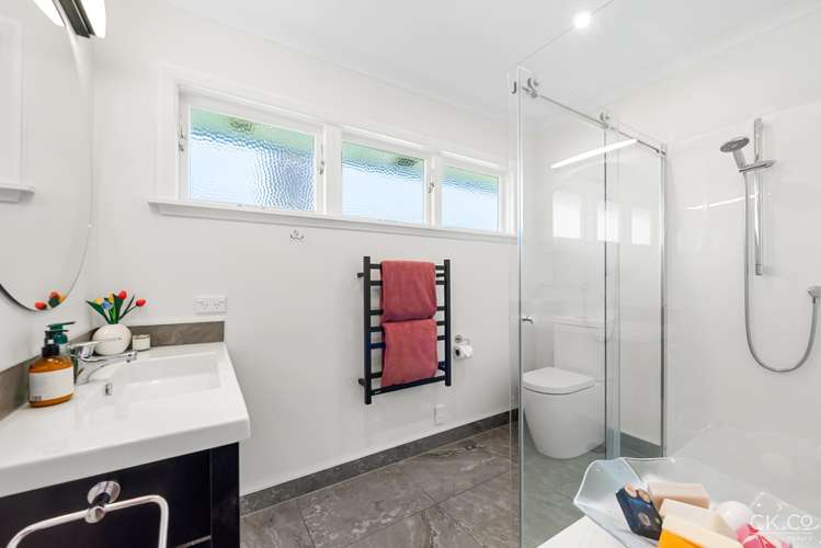 9 Derwent Lee Grove Epuni_14