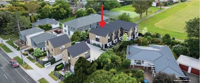 Brand New Architecturally Designed 2brm