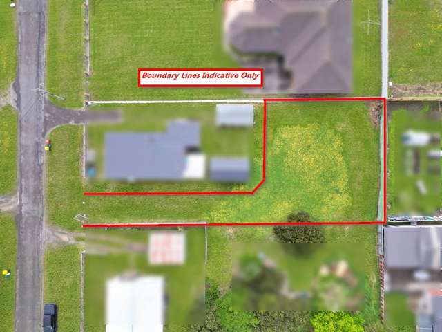 Prime section, great location, no covenants!