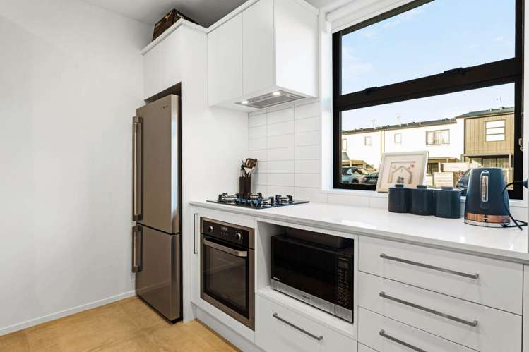 6 Magnetite Lane Flat Bush_14