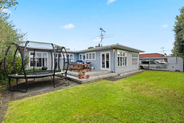 Motivated Overseas Owner Wants it Sold!