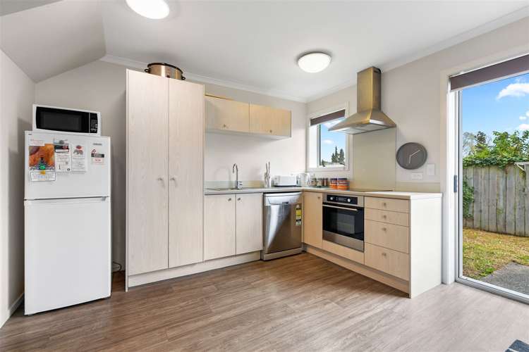 63 Chiefs Court Hamilton East_6