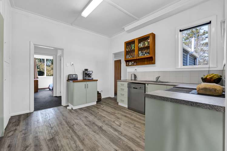 1233 Egmont Road Egmont Village_5