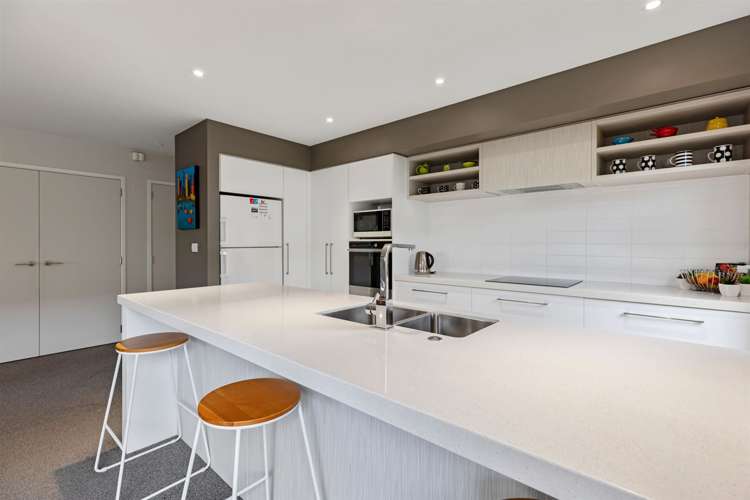 5 Eden Crescent Brookfield_7