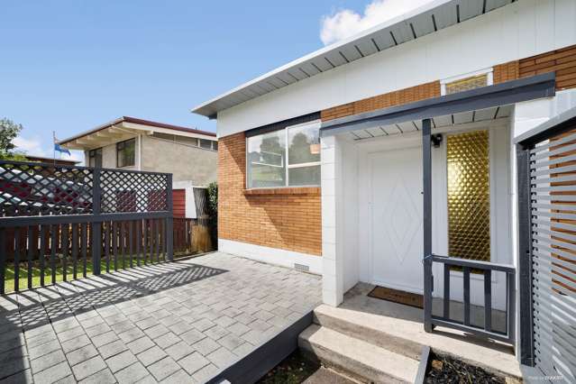 2/10 Girrahween Drive Totara Vale_1