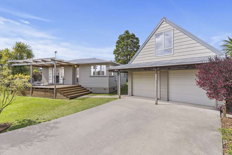 32 Amberley Avenue Te Atatu South_22