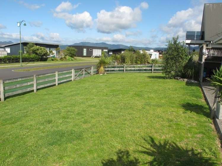 123 The Fairway Matarangi_16