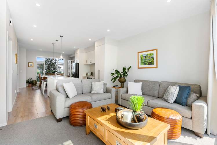 142 Seventh View Avenue Beachlands_10