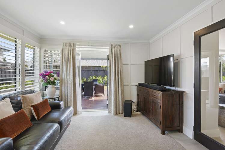 52 Broomfield Terrace Burwood_8