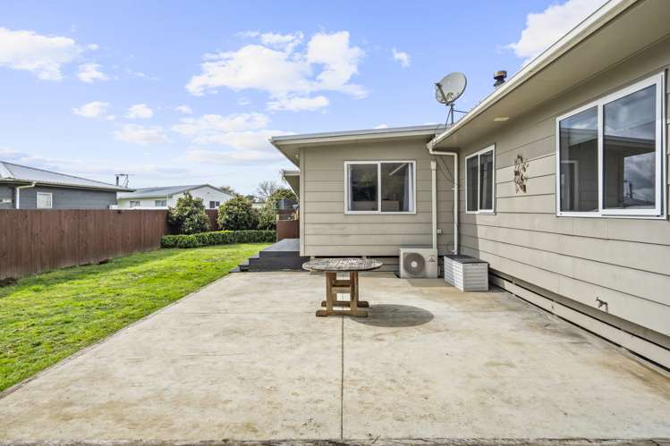 15 Sewell Place Leamington_19