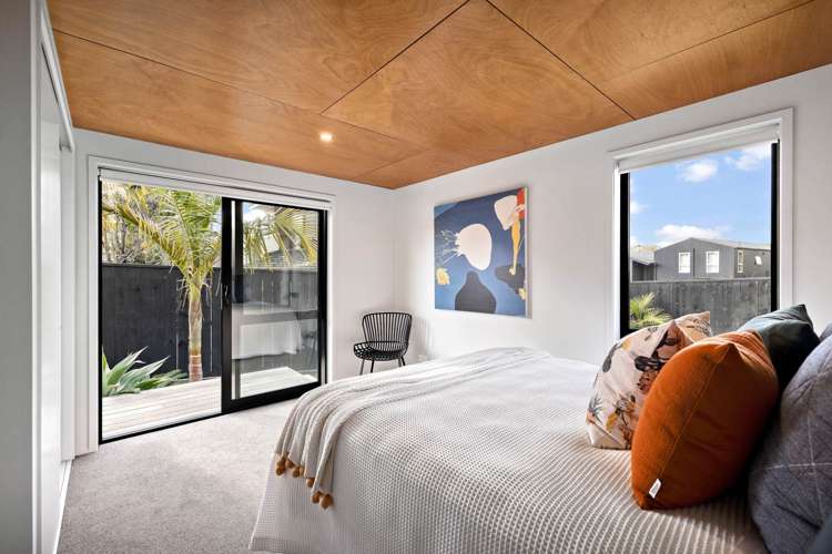 2/47 Glenmore Road Sunnyhills_8