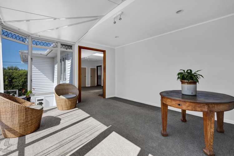 10 York Crescent Westown_12