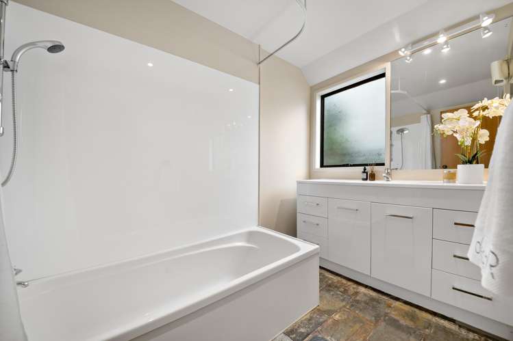 34 Queens Parade Devonport_12